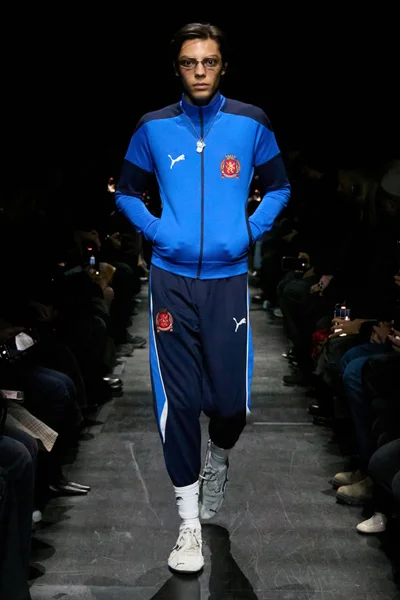 Look 70